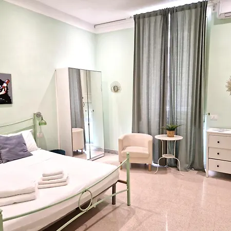 Santa Chiara Family Suites Nápoles Exterior foto