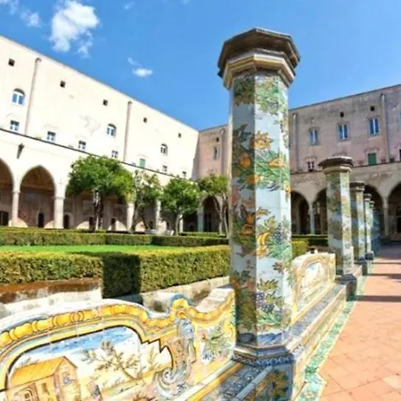 Santa Chiara Family Suites Nápoles Exterior foto